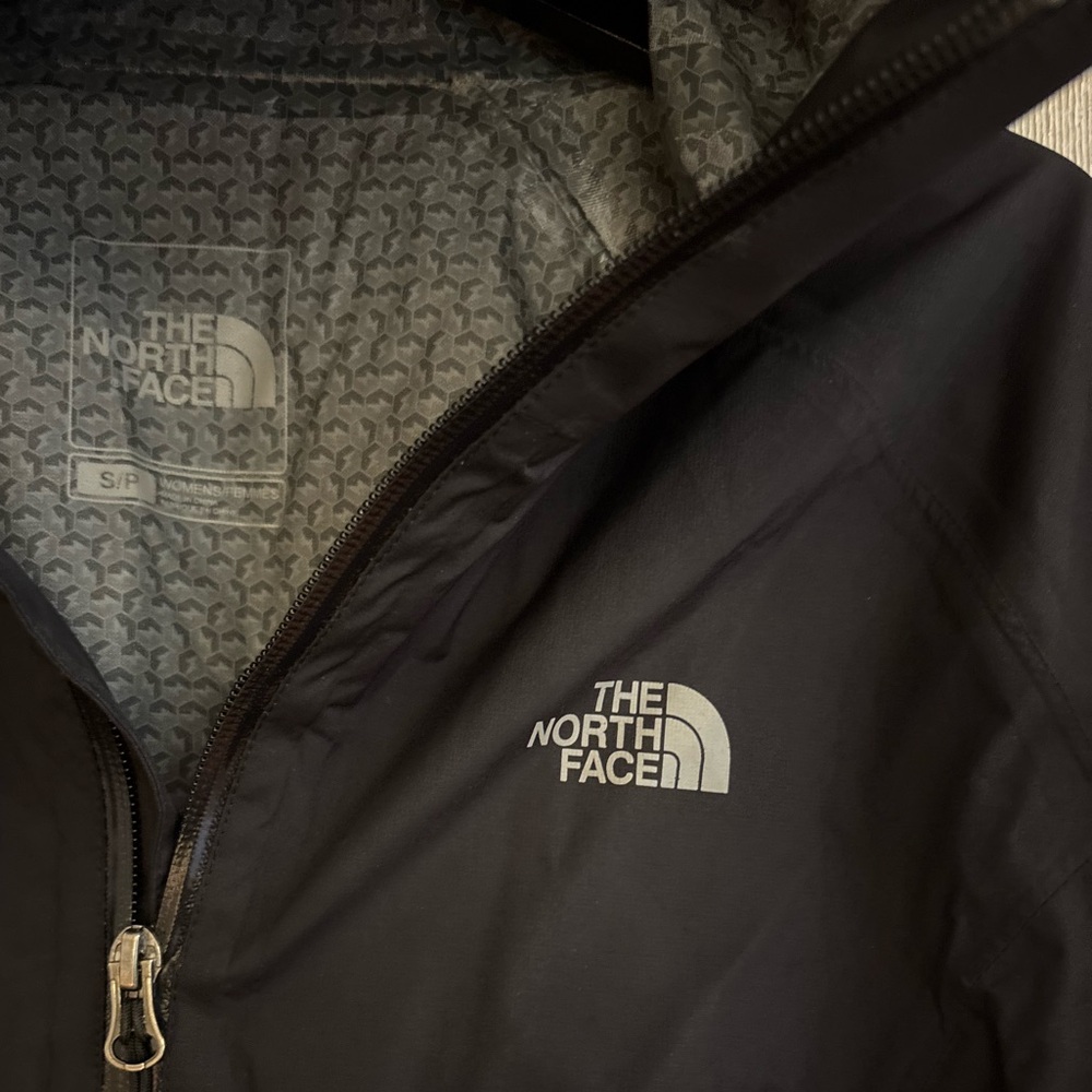 The North Face Men's Dark Gray Windbreaker
